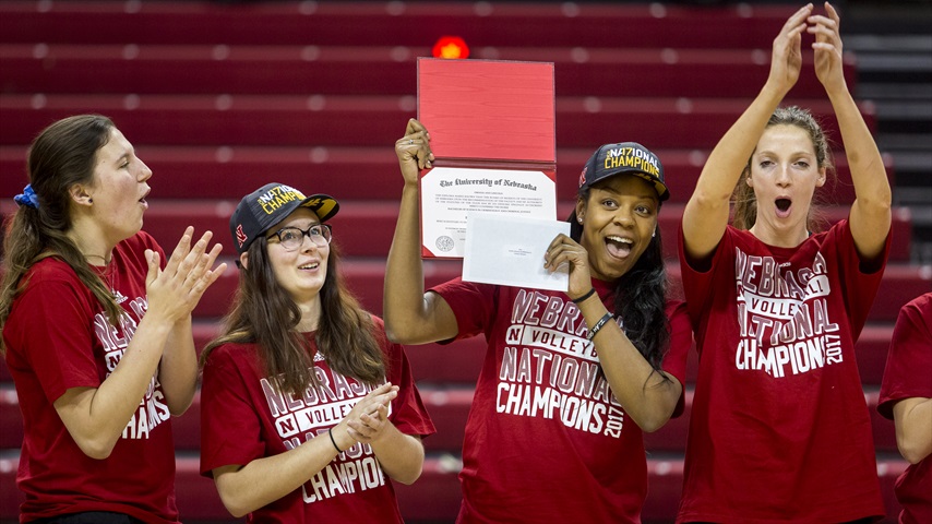 Why Are Female Athletes Some of the Best Students on Campus? | Hail Varsity